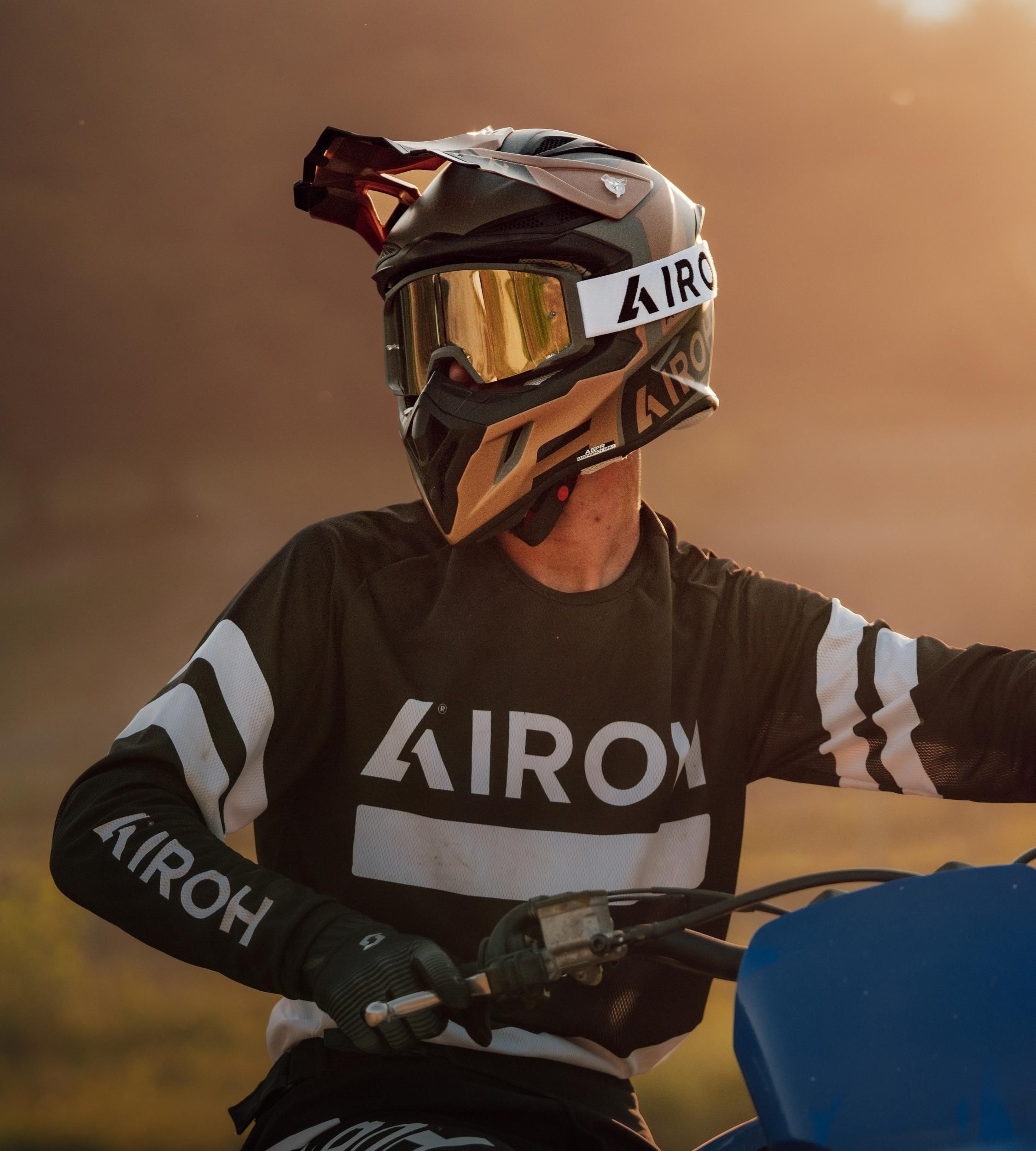 The AVIATOR ACE 2 is available now! - Airoh